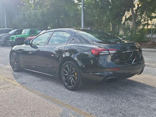 Black 2022 Maserati Ghibli Modena Q4
