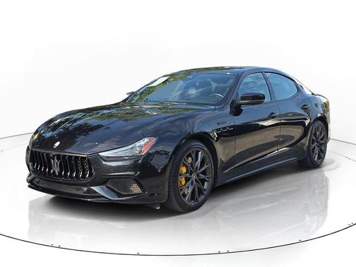Black 2022 Maserati Ghibli Modena Q4