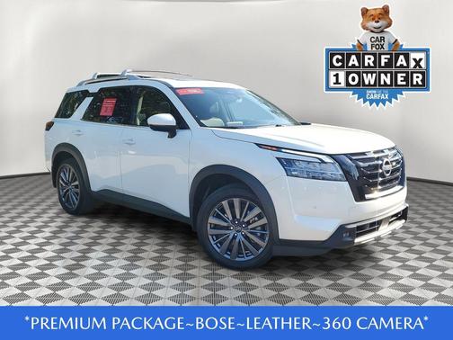 2024 Nissan Pathfinder SL