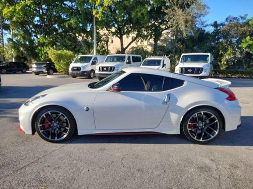2017 Nissan 370Z NISMO