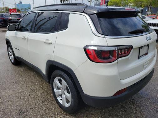 White Clearcoat 2018 Jeep Compass Latitude