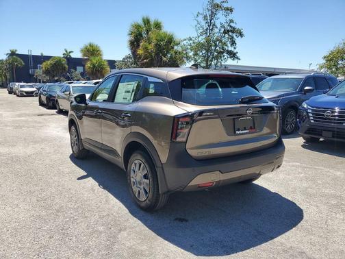 2025 Nissan Kicks S
