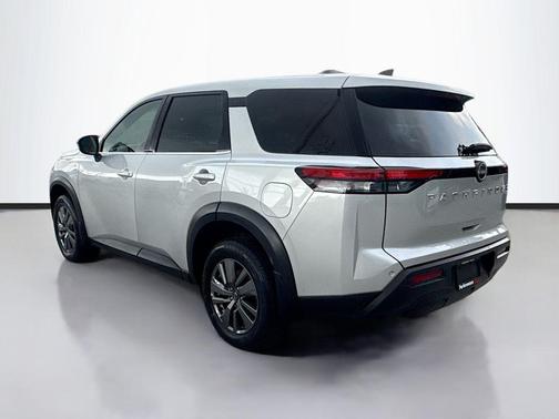 2024 Nissan Pathfinder S