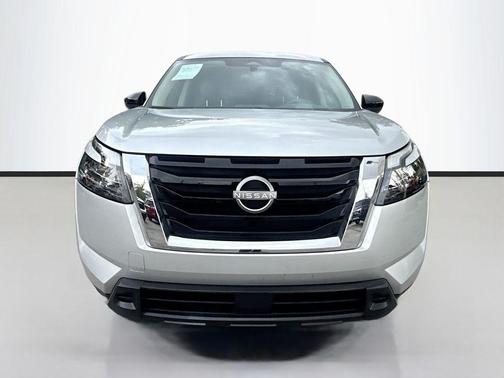 2024 Nissan Pathfinder S