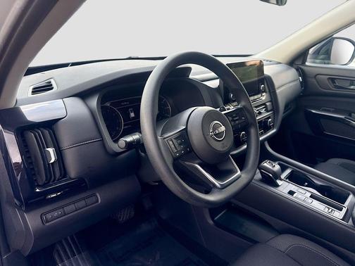 2024 Nissan Pathfinder S