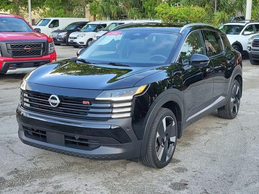 2025 Nissan Kicks SR