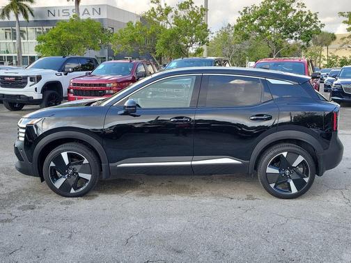 2025 Nissan Kicks SR