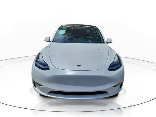White 2023 Tesla Model Y Long Range
