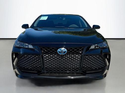 2021 Toyota Avalon Hybrid XSE