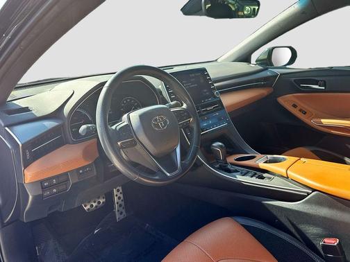 2021 Toyota Avalon Hybrid XSE