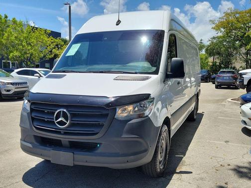 White 2023 Mercedes-Benz Sprinter 2500 170 WB