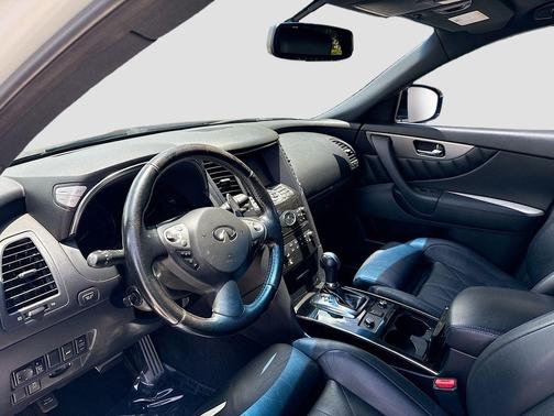 2017 INFINITI QX70 Base