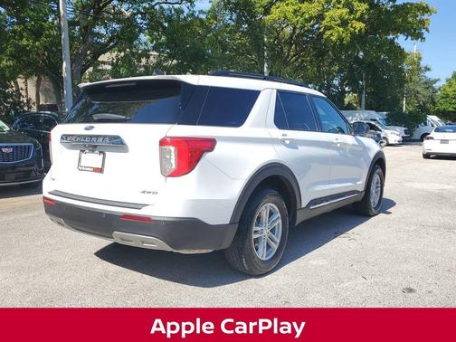 Oxford White 2024 Ford Explorer XLT