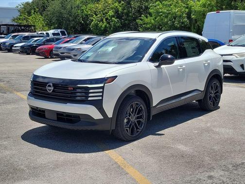 Aspen White Tri 2026 Nissan Kicks SR