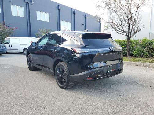 2025 Nissan Murano SV