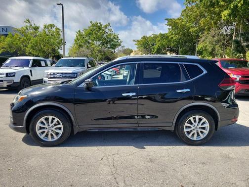 2020 Nissan Rogue SV