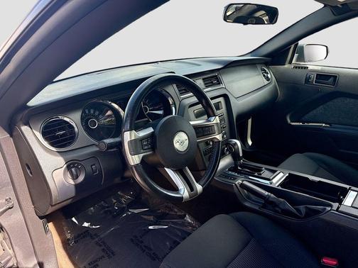 2013 Ford Mustang V6