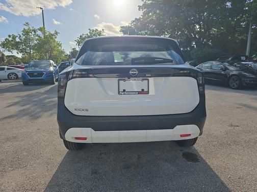 Fresh Powder 2026 Nissan Kicks S