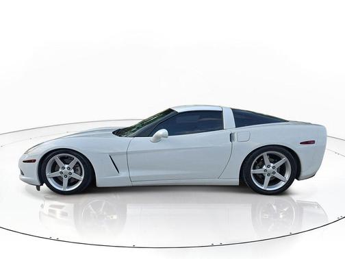 Arctic White 2005 Chevrolet Corvette