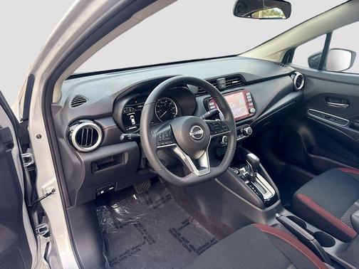 2025 Nissan Versa 1.6 SR