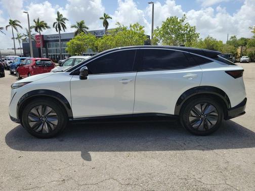 2t Wht Blk Roof 2024 Nissan ARIYA EVOLVE+