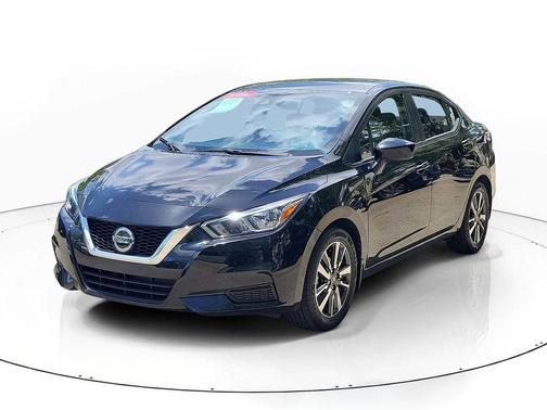 Black 2022 Nissan Versa 1.6 SV