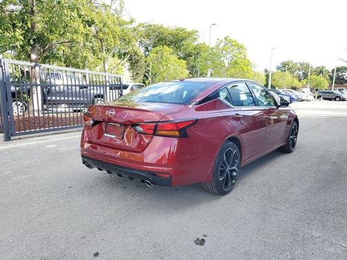 2025 Nissan Altima SR