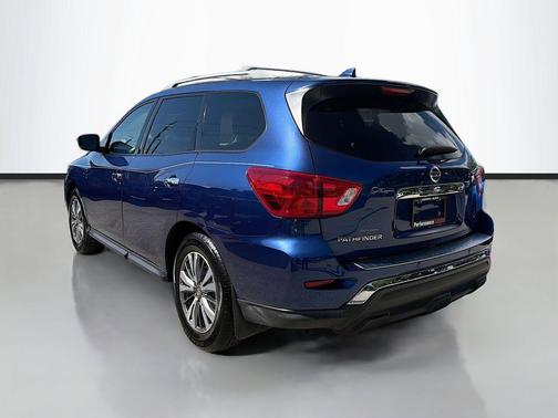 2020 Nissan Pathfinder S