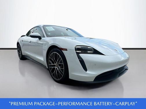 2022 Porsche Taycan Base