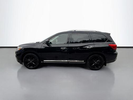 2017 Nissan Pathfinder Platinum