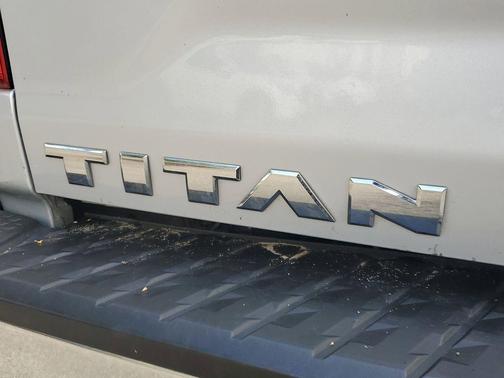 2019 Nissan Titan SV