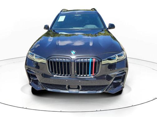 Black Sapphire Metallic 2020 BMW X7 M50i