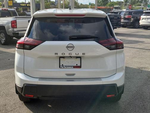 Everest White P 2026 Nissan Rogue SV