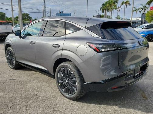 Gun Metallic 2026 Nissan Murano Platinum