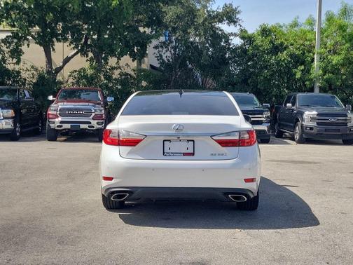 White Pearl 2018 Lexus ES 350 Base