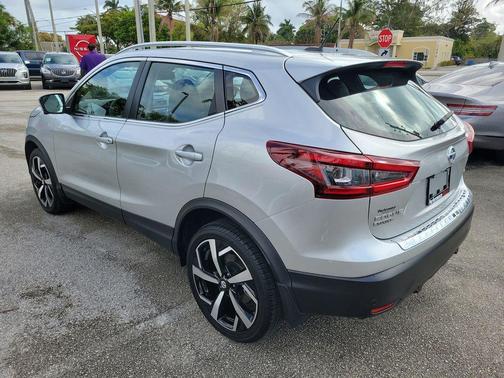 2022 Nissan Rogue Sport SL