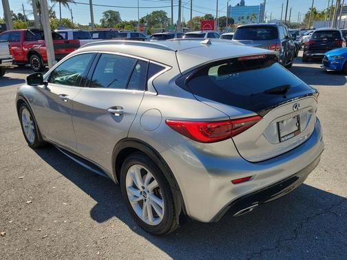 2018 INFINITI QX30 Premium