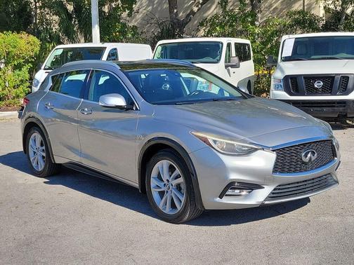 2018 INFINITI QX30 Premium