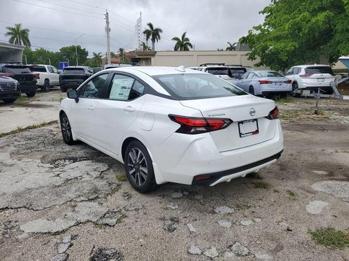 2025 Nissan Versa 1.6 SV