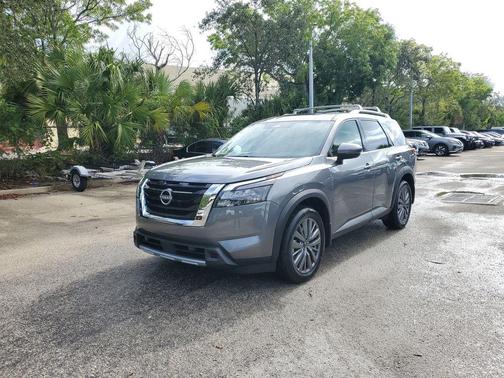 2025 Nissan Pathfinder SL