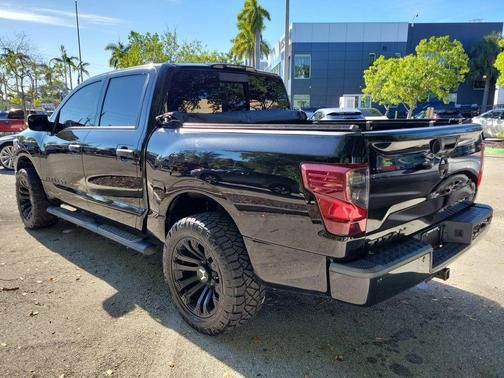 2018 Nissan Titan SV