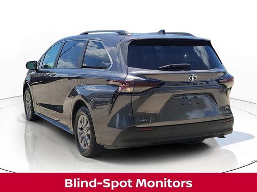 Magnetic Gray Metallic 2025 Toyota Sienna XLE