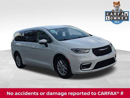 Bright White Clearcoat 2023 Chrysler Pacifica Touring-L