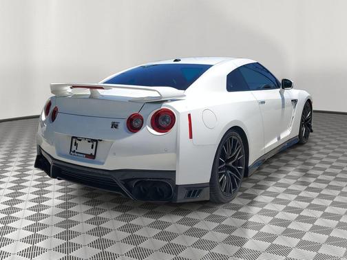 2021 Nissan GT-R Premium
