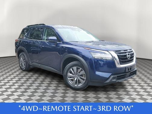 2022 Nissan Pathfinder SV