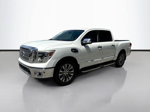 2017 Nissan Titan SL