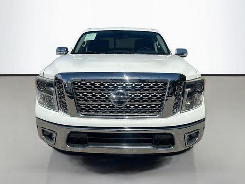 2017 Nissan Titan SL