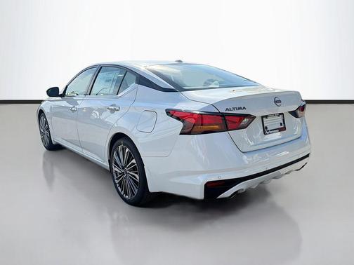 2025 Nissan Altima SL