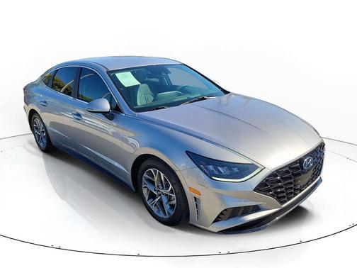 Shimmering Silver Pearl 2020 Hyundai SONATA SEL