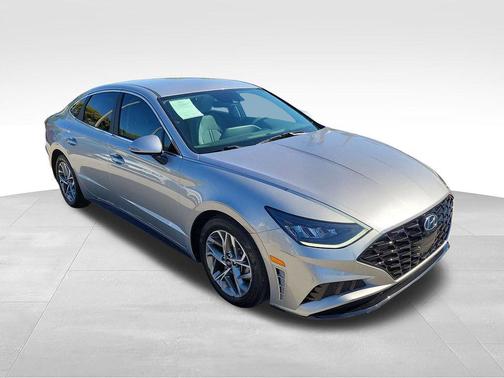 Shimmering Silver Pearl 2020 Hyundai SONATA SEL
